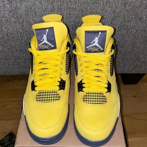 Size 11 Jordan Retro ‘lightning’ 4s